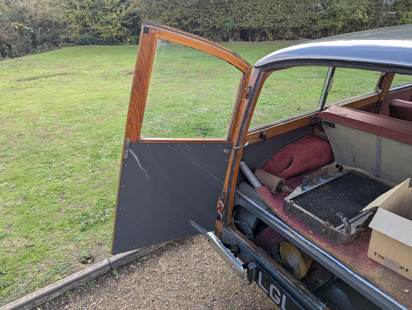 <p>1961 MORRIS MINOR 1000 TRAVELLER</p>