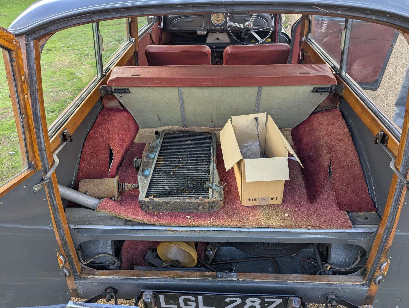 <p>1961 MORRIS MINOR 1000 TRAVELLER</p>