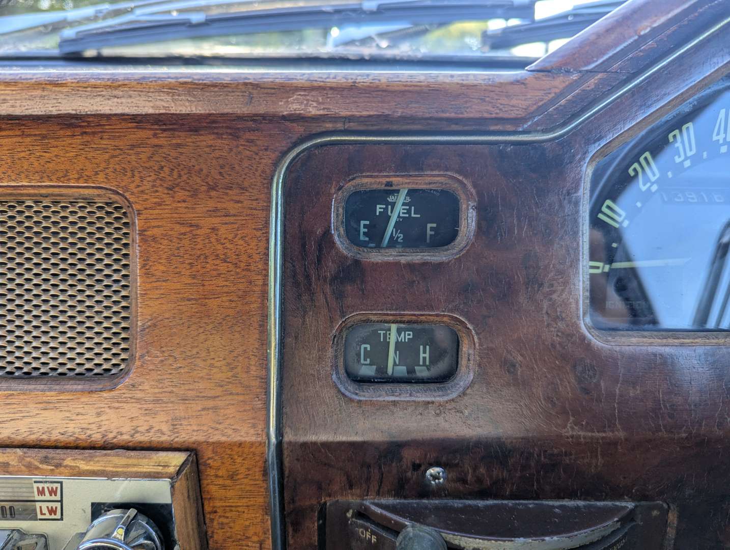 <p>1957 MG ZB MAGNETTE</p>