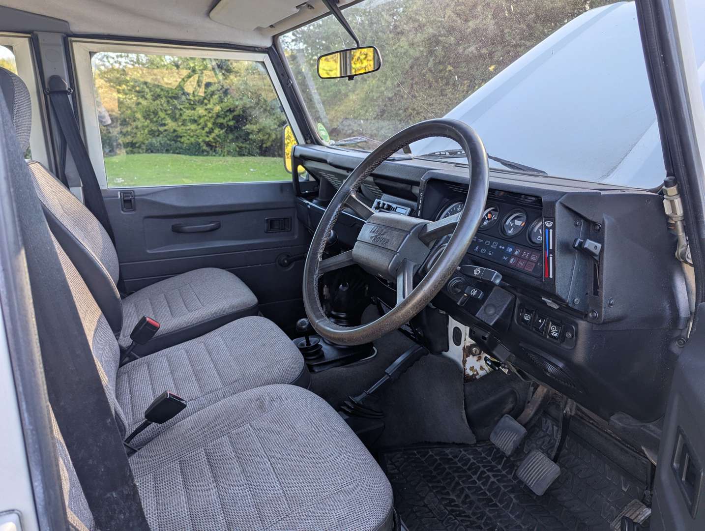 <p>1989 LAND ROVER 110 CSW</p>