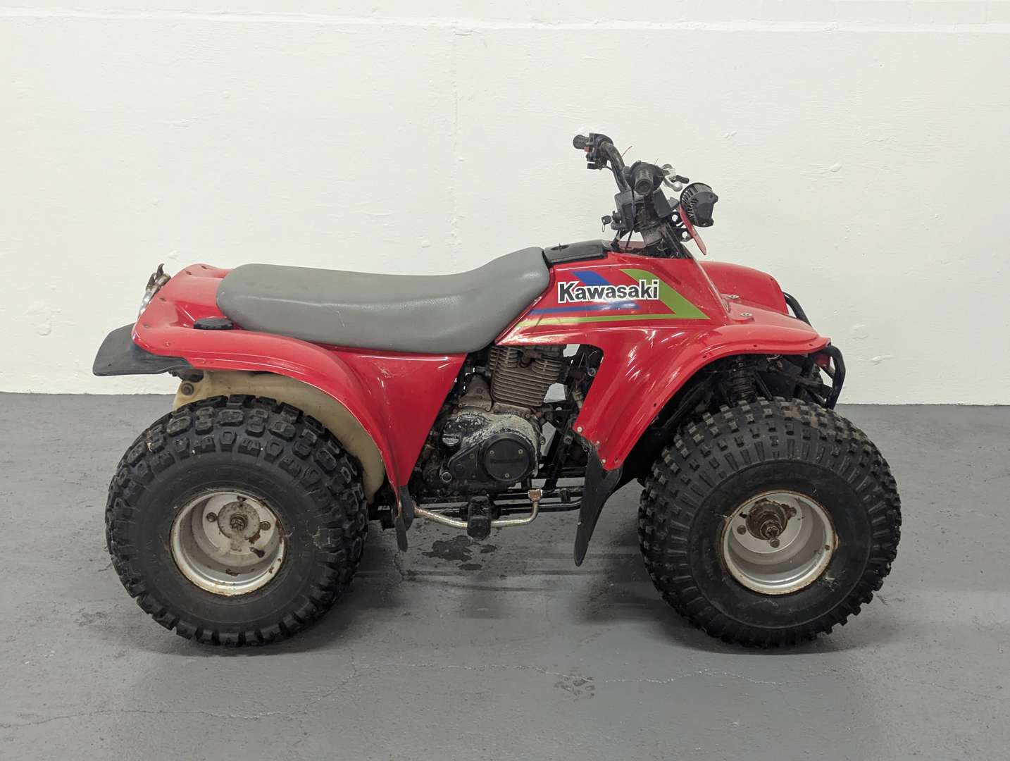<p>1989 KAWASAKI BAYOU 290CC</p>