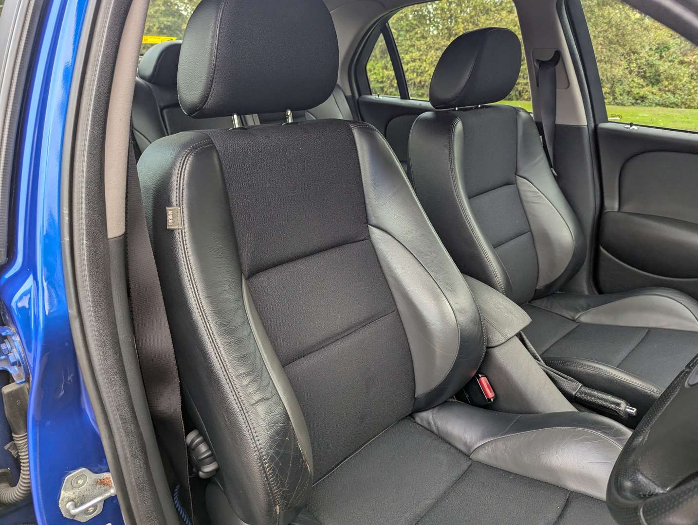 <p>2004 MG ZT+ 2.5 V6</p>