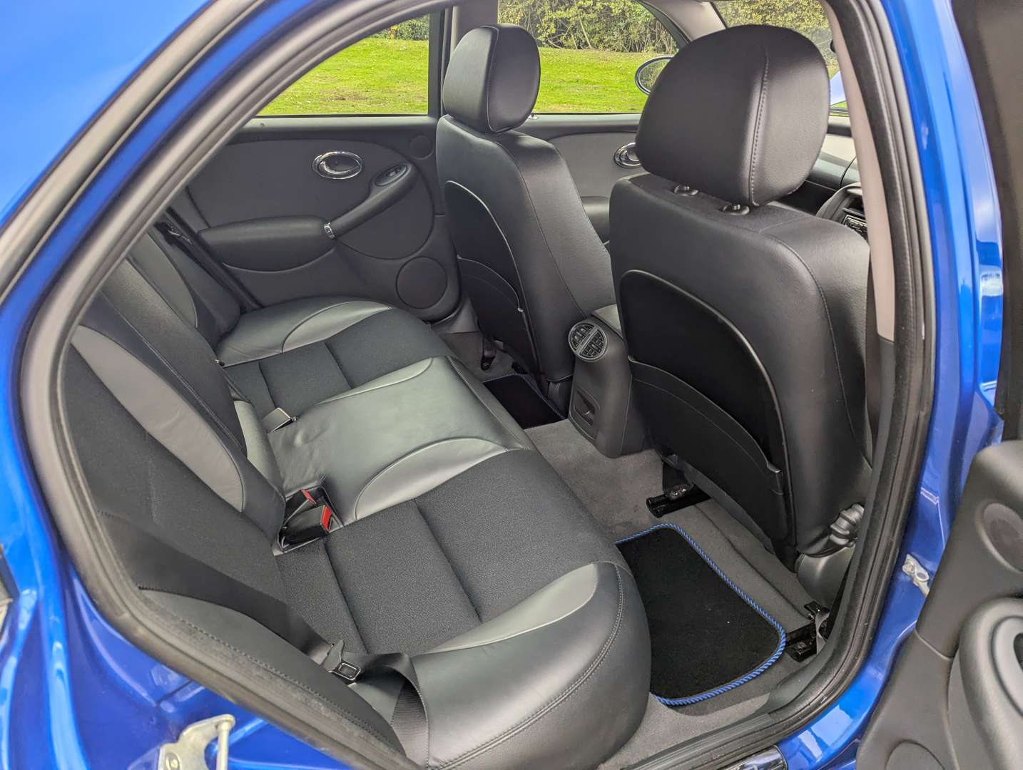 <p>2004 MG ZT+ 2.5 V6</p>