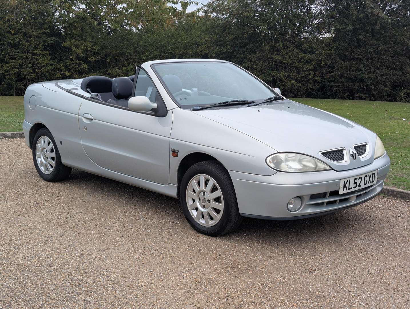 <p>2003 RENAULT MEGANE CONVERTIBLE PRIVILEGE</p>