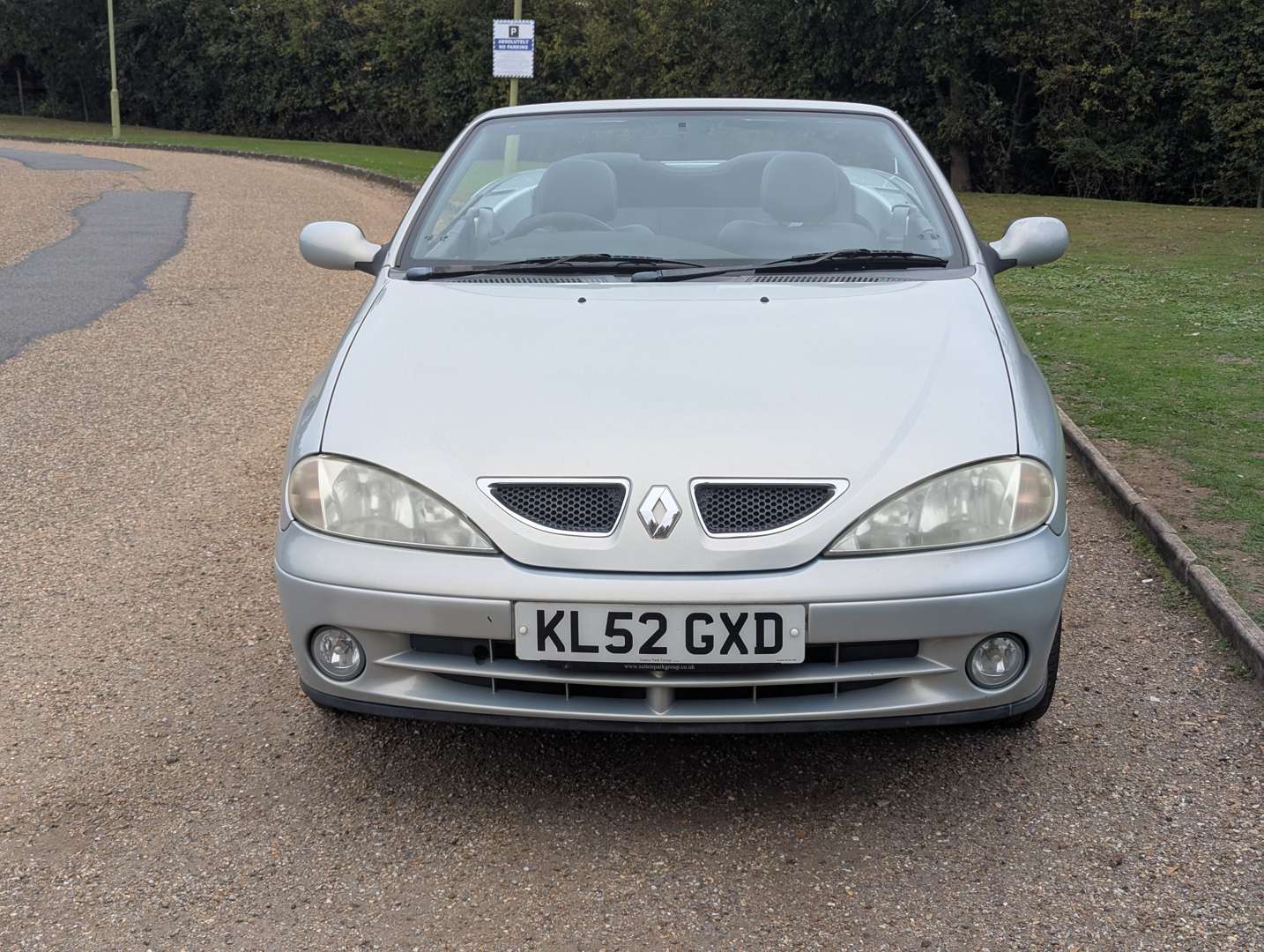 <p>2003 RENAULT MEGANE CONVERTIBLE PRIVILEGE</p>