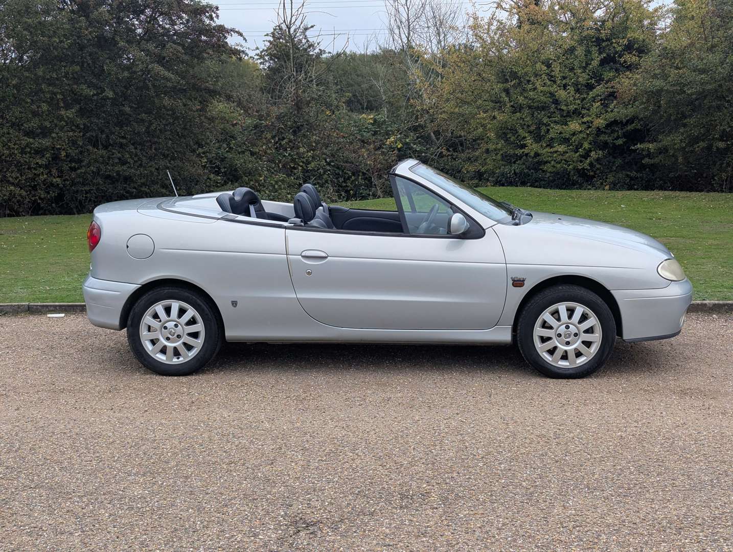 <p>2003 RENAULT MEGANE CONVERTIBLE PRIVILEGE</p>