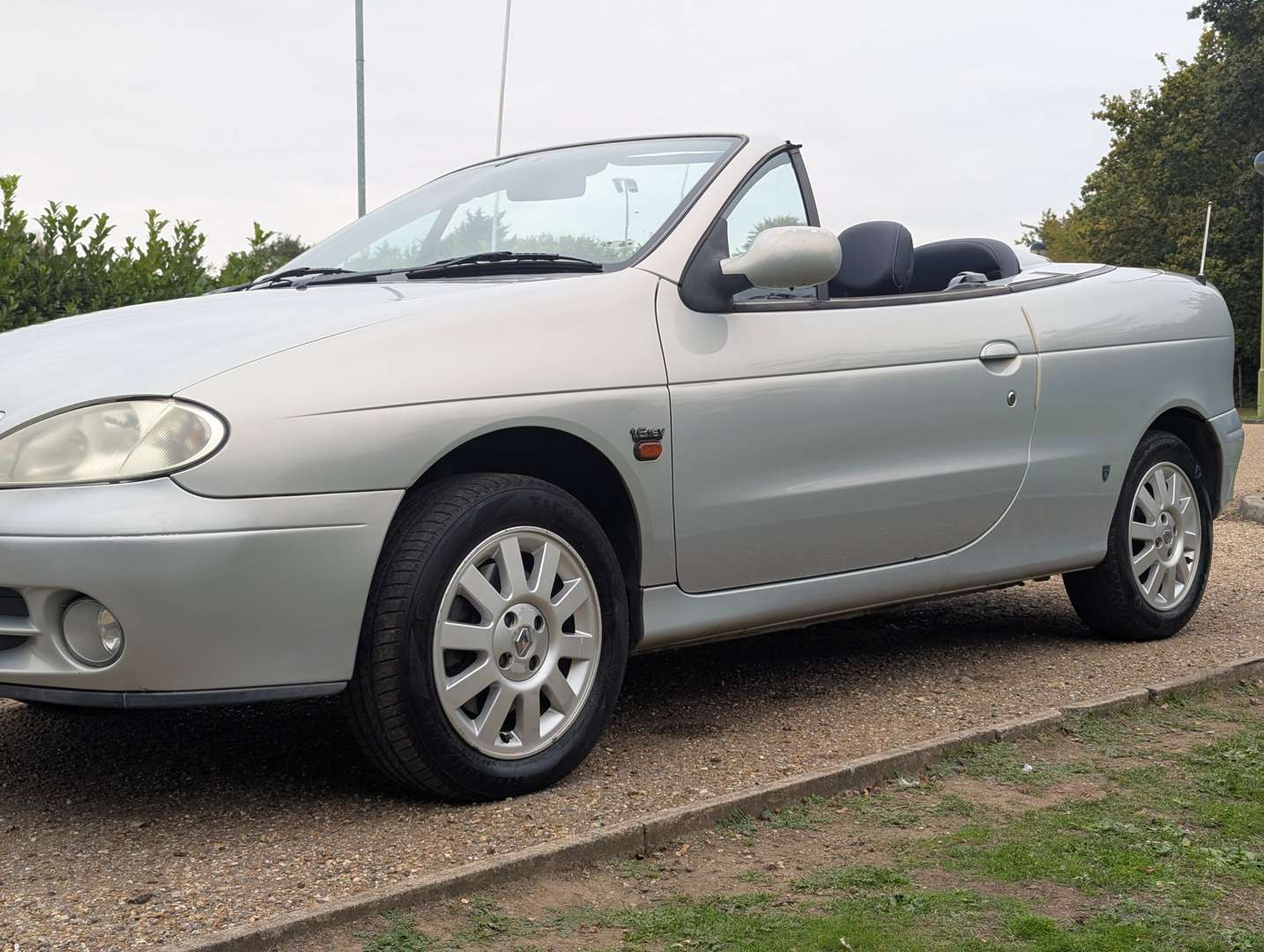 <p>2003 RENAULT MEGANE CONVERTIBLE PRIVILEGE</p>