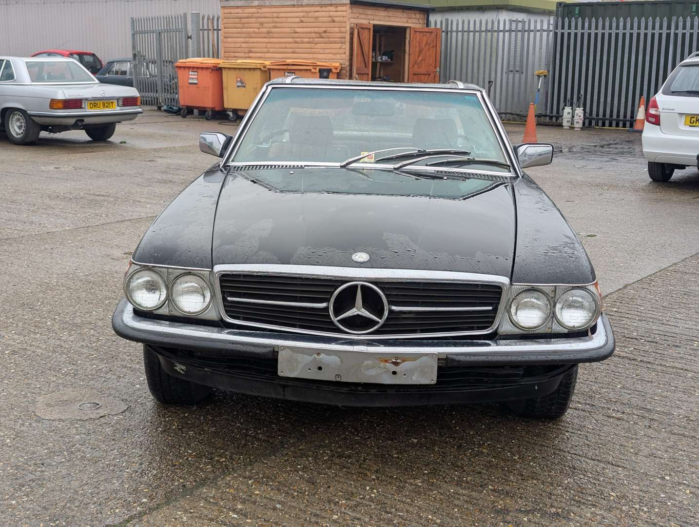 <p>1985 MERCEDES 380SL LHD</p>