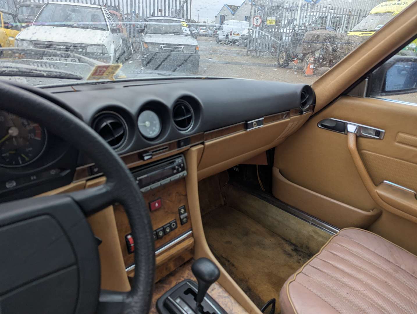 <p>1985 MERCEDES 380SL LHD</p>