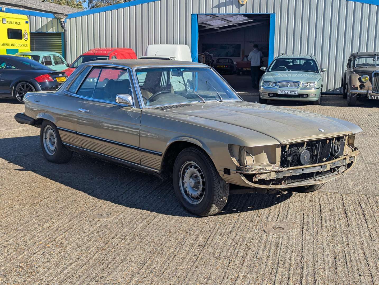 <p>1973 MERCEDES C107 350 SLC AUTO</p>