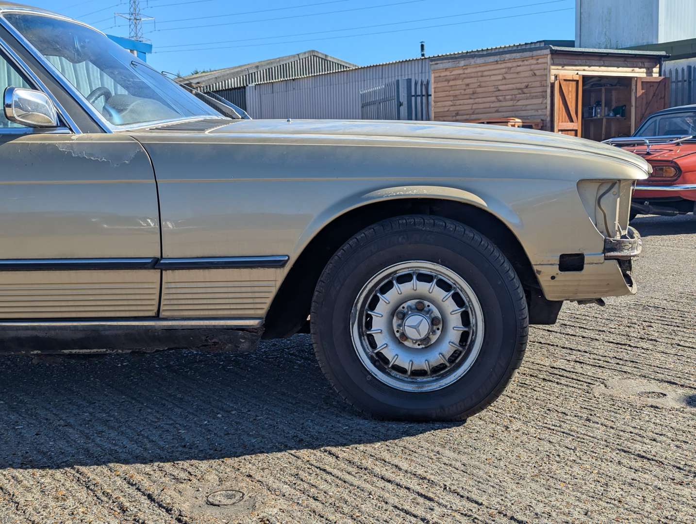 <p>1973 MERCEDES C107 350 SLC AUTO</p>