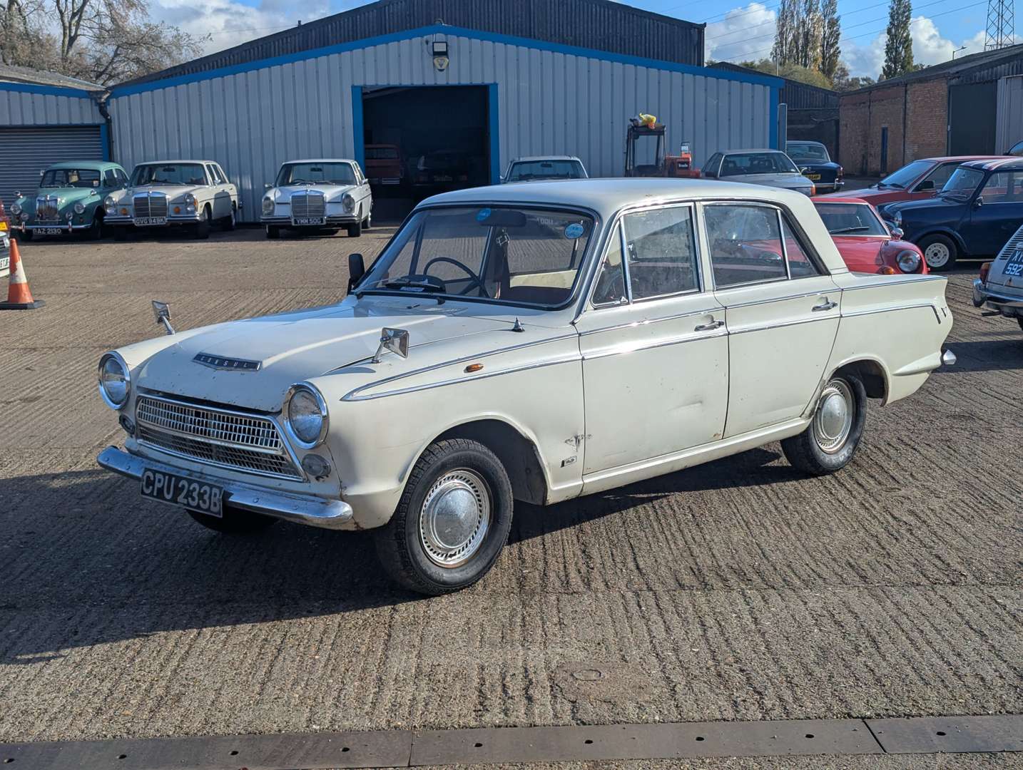 <p>1964 FORD CORTINA ‘SUPER’ MkI</p>