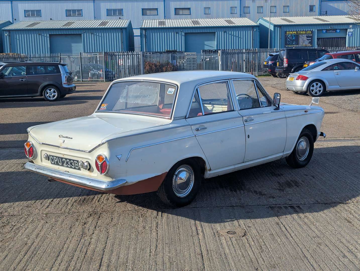 <p>1964 FORD CORTINA ‘SUPER’ MkI</p>