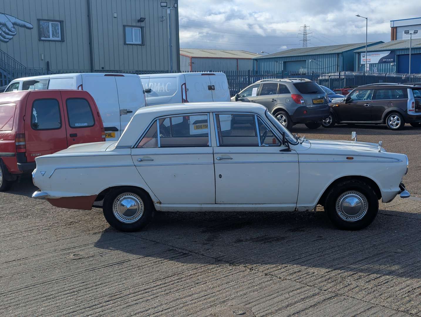 <p>1964 FORD CORTINA ‘SUPER’ MkI</p>