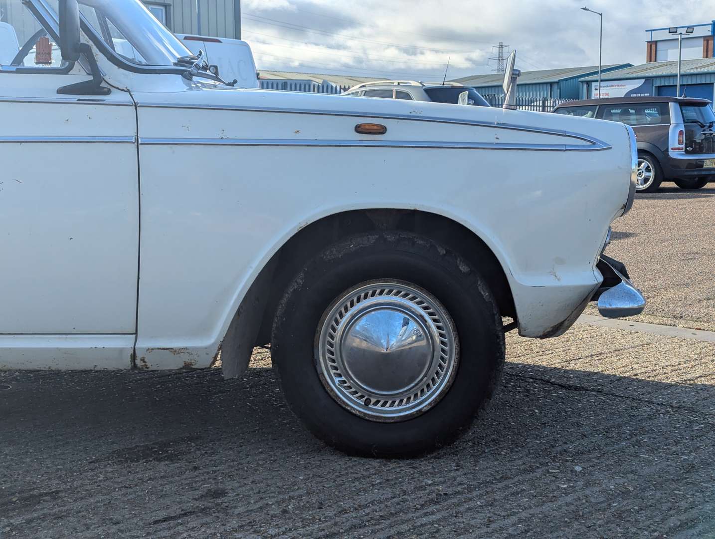 <p>1964 FORD CORTINA ‘SUPER’ MkI</p>