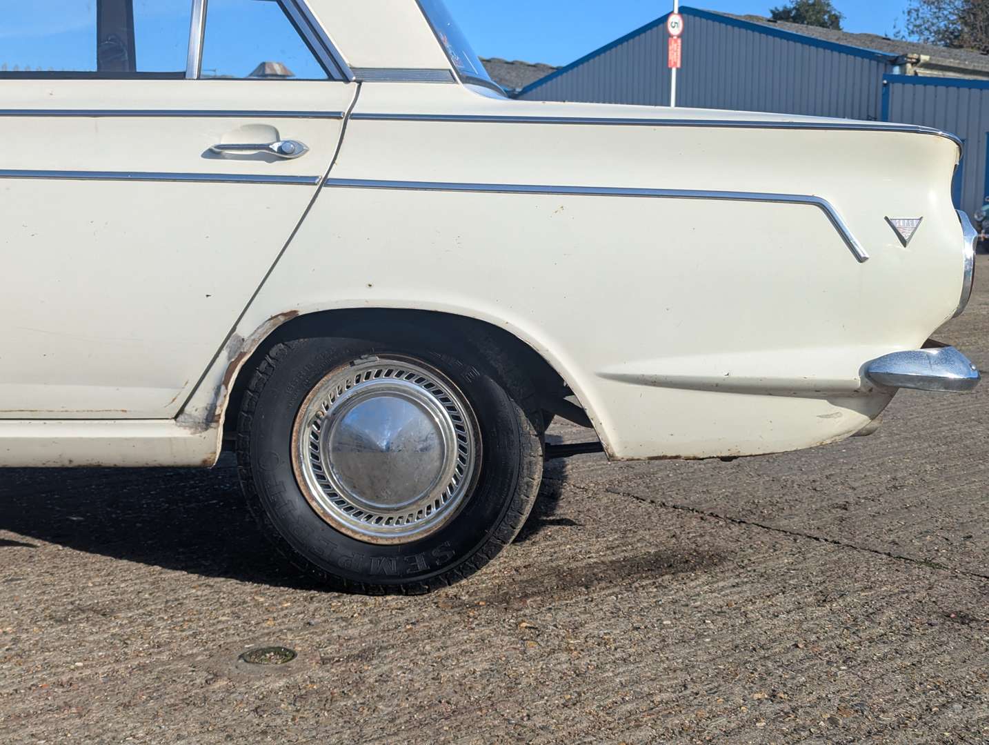 <p>1964 FORD CORTINA ‘SUPER’ MkI</p>