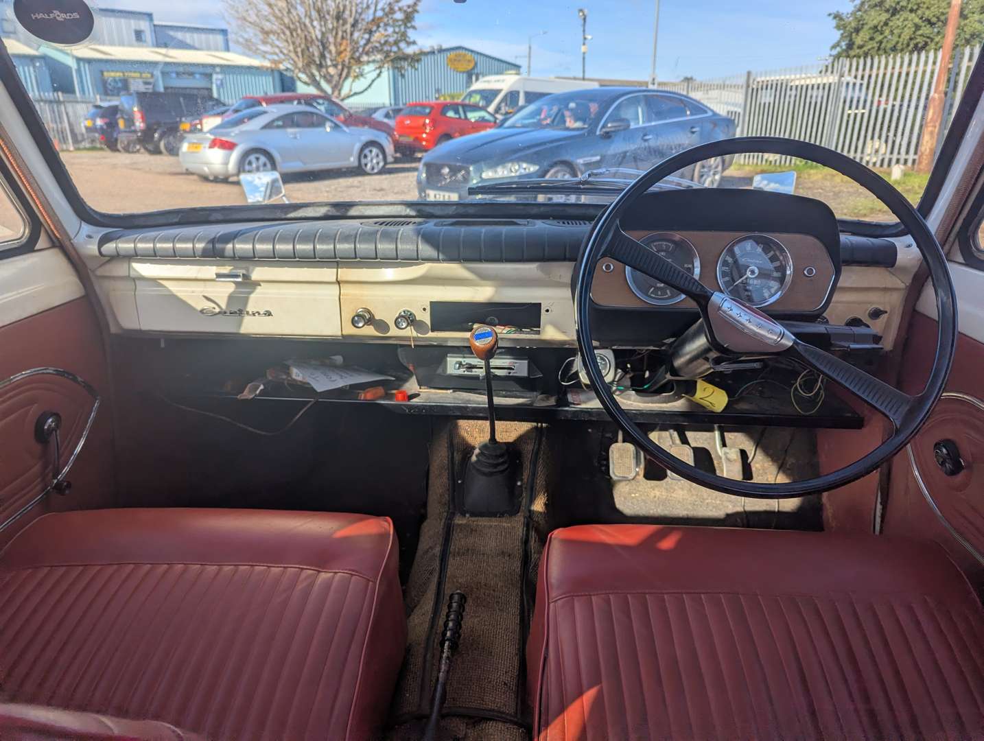 <p>1964 FORD CORTINA ‘SUPER’ MkI</p>