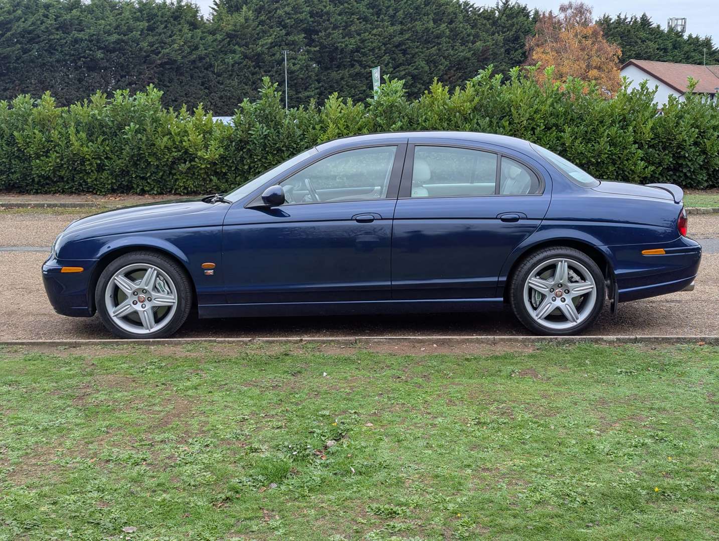 <p>2002 JAGUAR S-TYPE R AUTO</p>