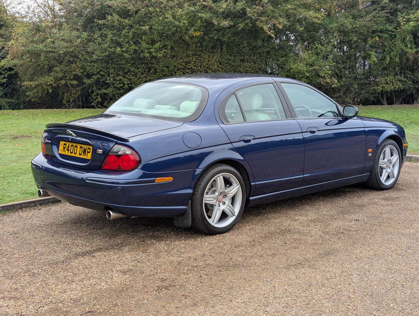 <p>2002 JAGUAR S-TYPE R AUTO</p>