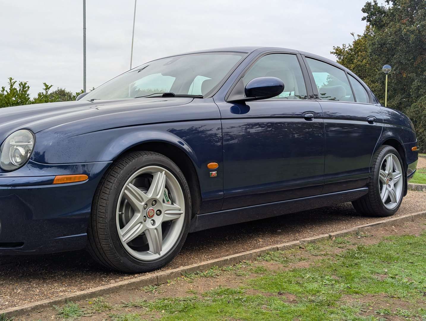 <p>2002 JAGUAR S-TYPE R AUTO</p>