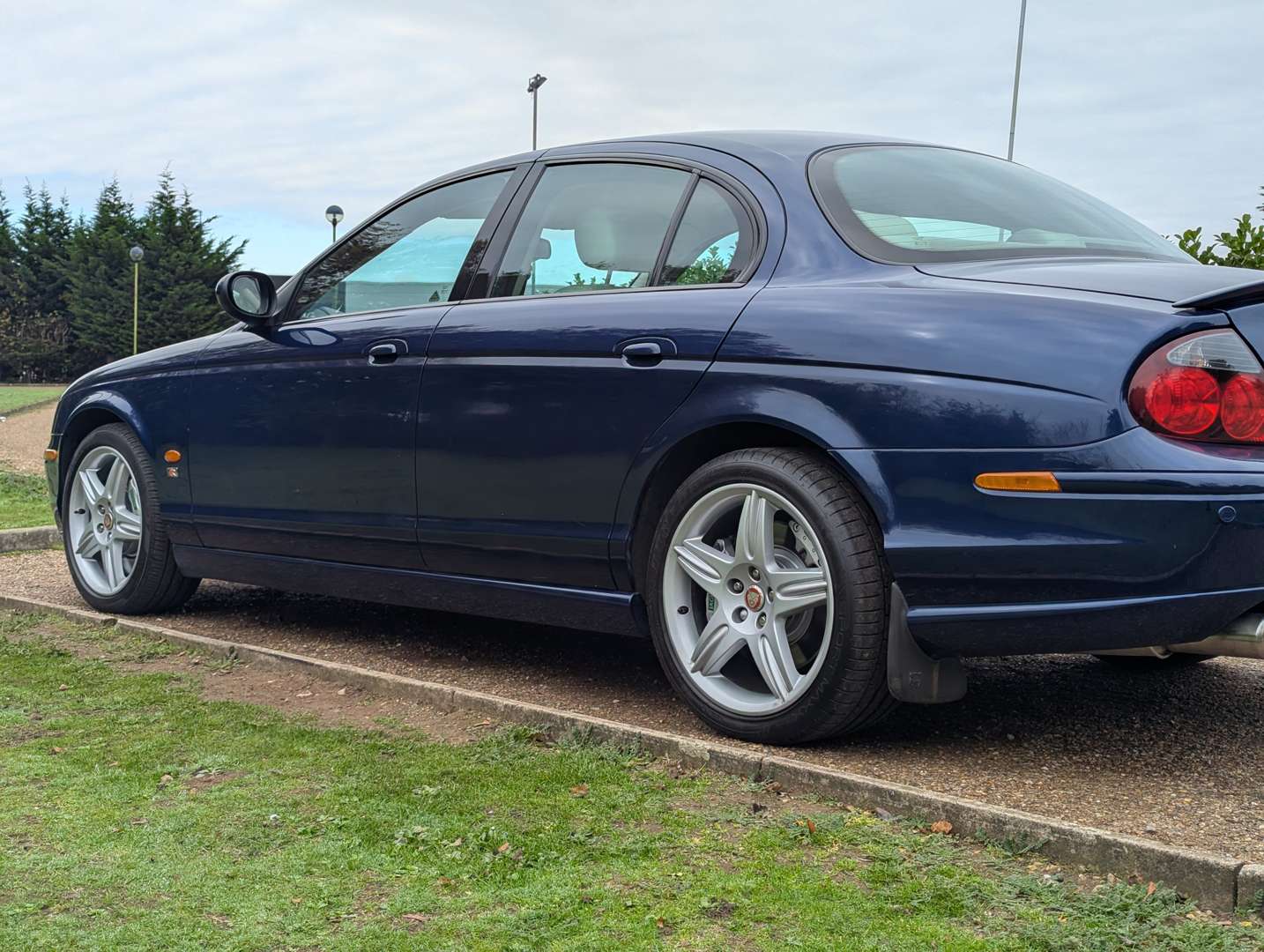 <p>2002 JAGUAR S-TYPE R AUTO</p>