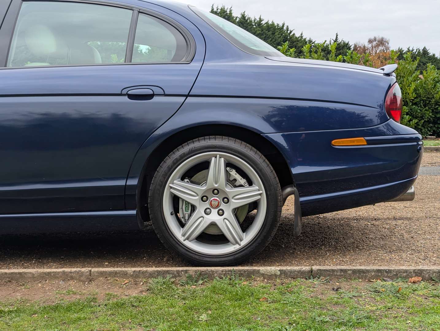 <p>2002 JAGUAR S-TYPE R AUTO</p>