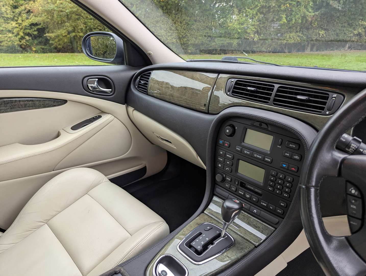 <p>2002 JAGUAR S-TYPE R AUTO</p>