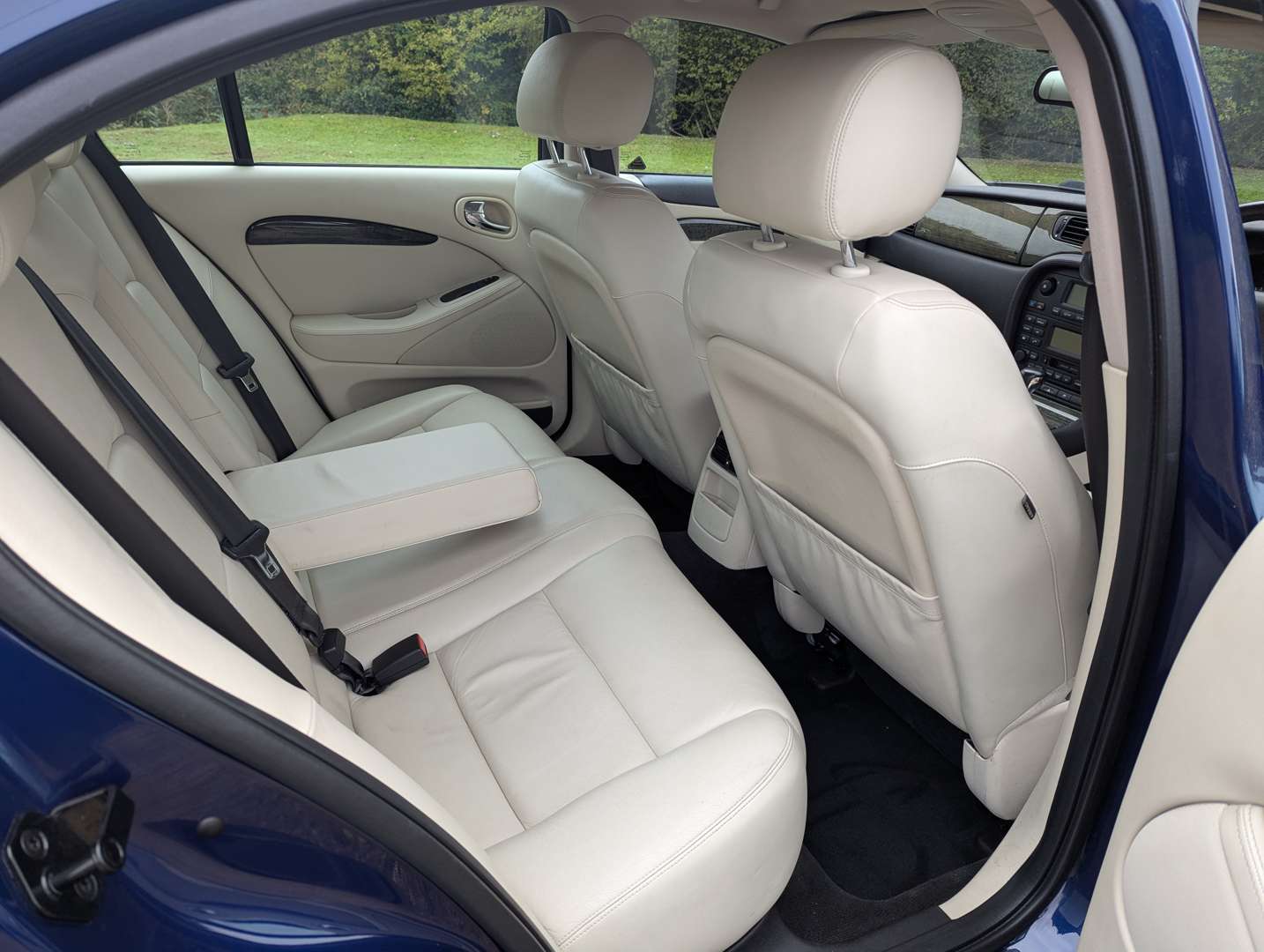 <p>2002 JAGUAR S-TYPE R AUTO</p>