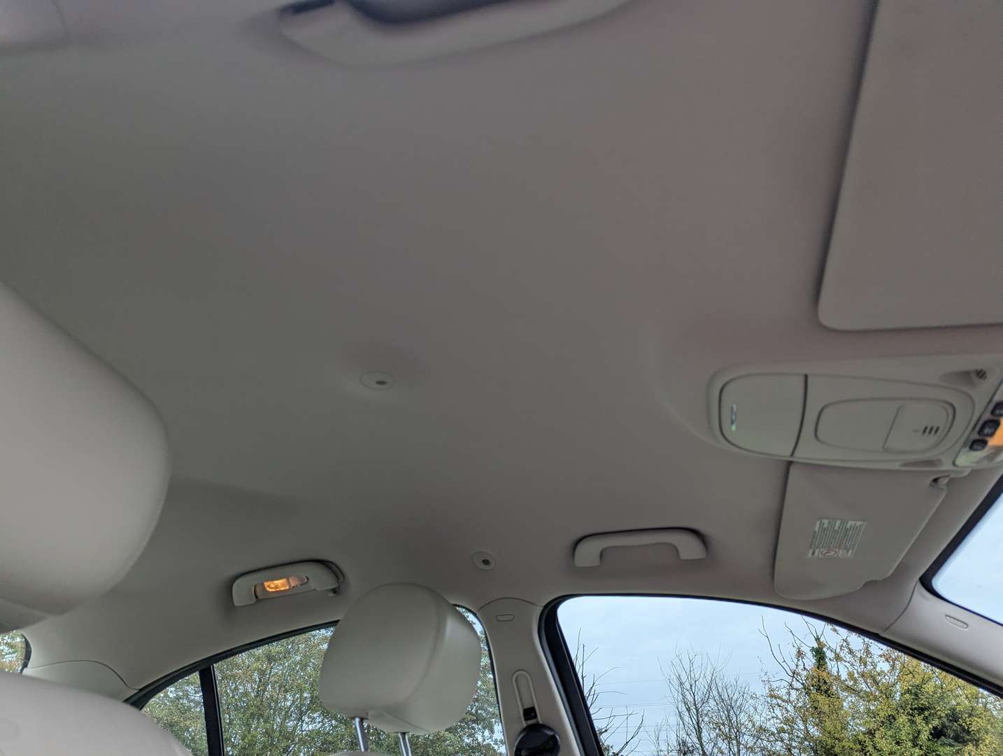 <p>2002 JAGUAR S-TYPE R AUTO</p>