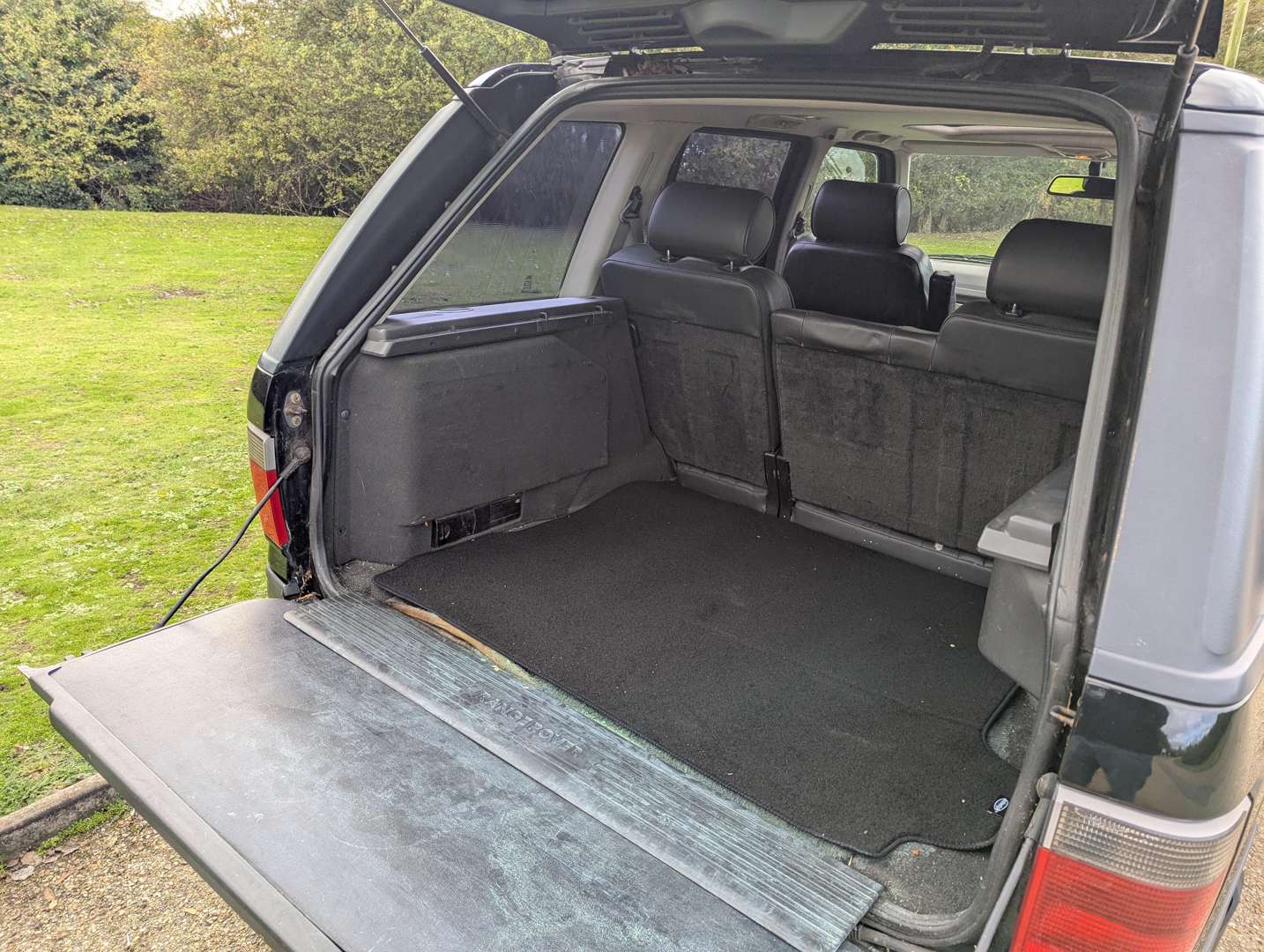 <p>2002 RANGE ROVER P38 WESTMINSTER AUTO</p>