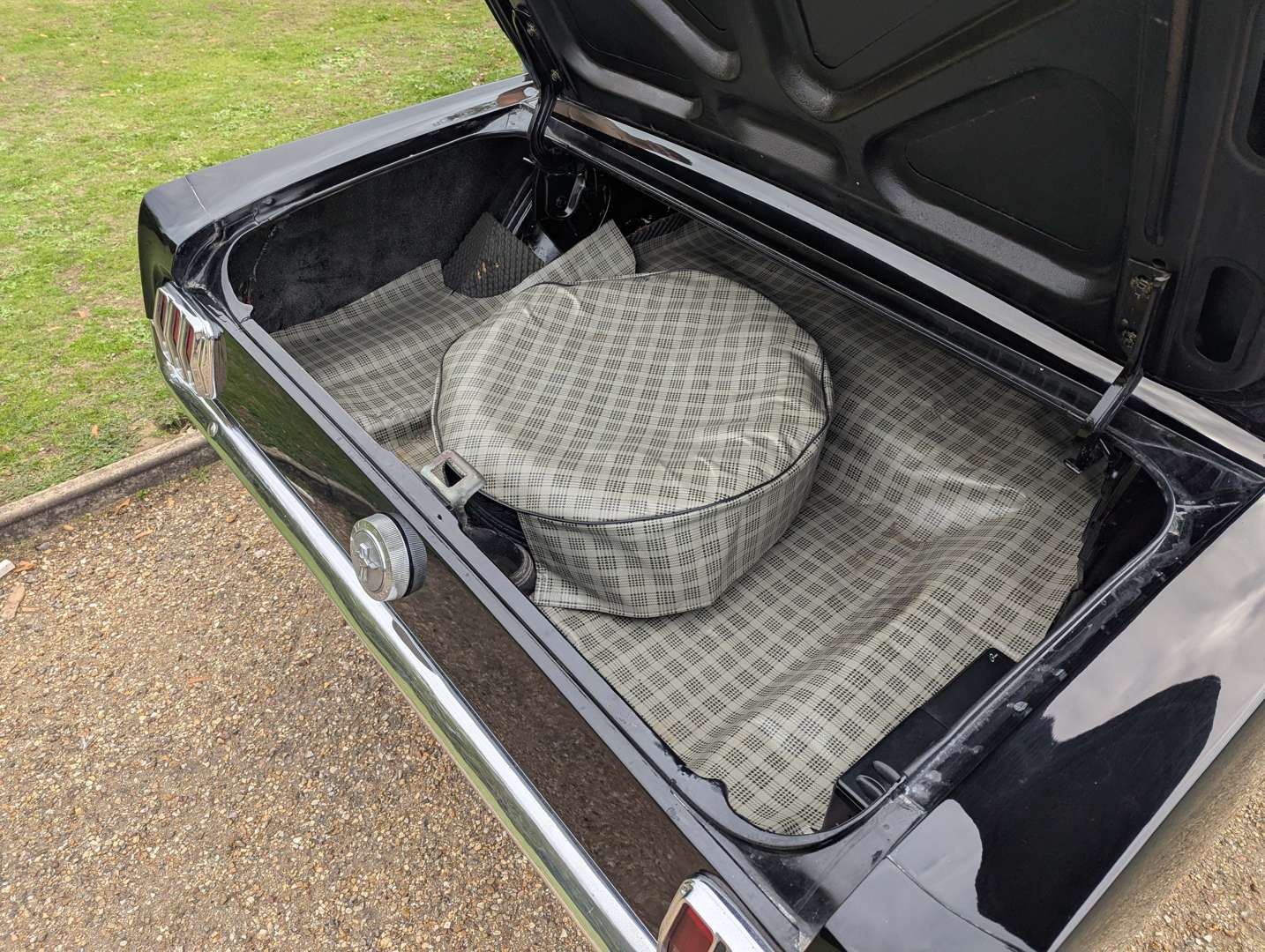 <p>1966 FORD MUSTANG 4.7 AUTO LHD</p>