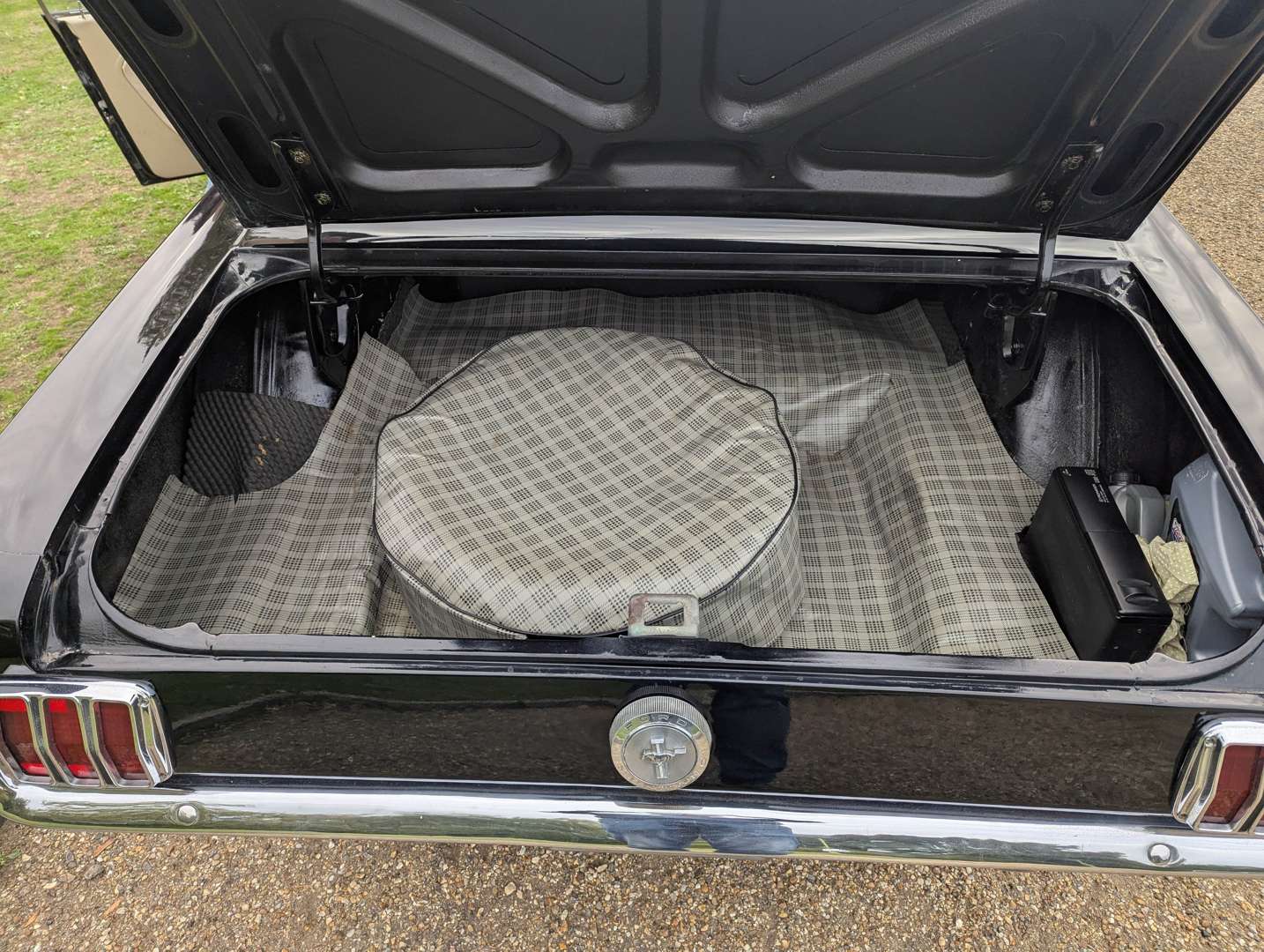 <p>1966 FORD MUSTANG 4.7 AUTO LHD</p>