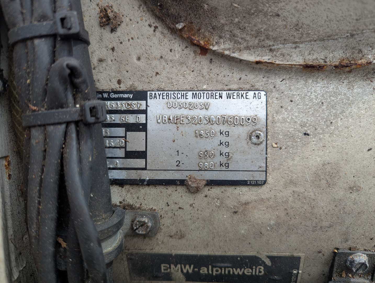 <p>1985 BMW M635 CSI MANUAL</p>