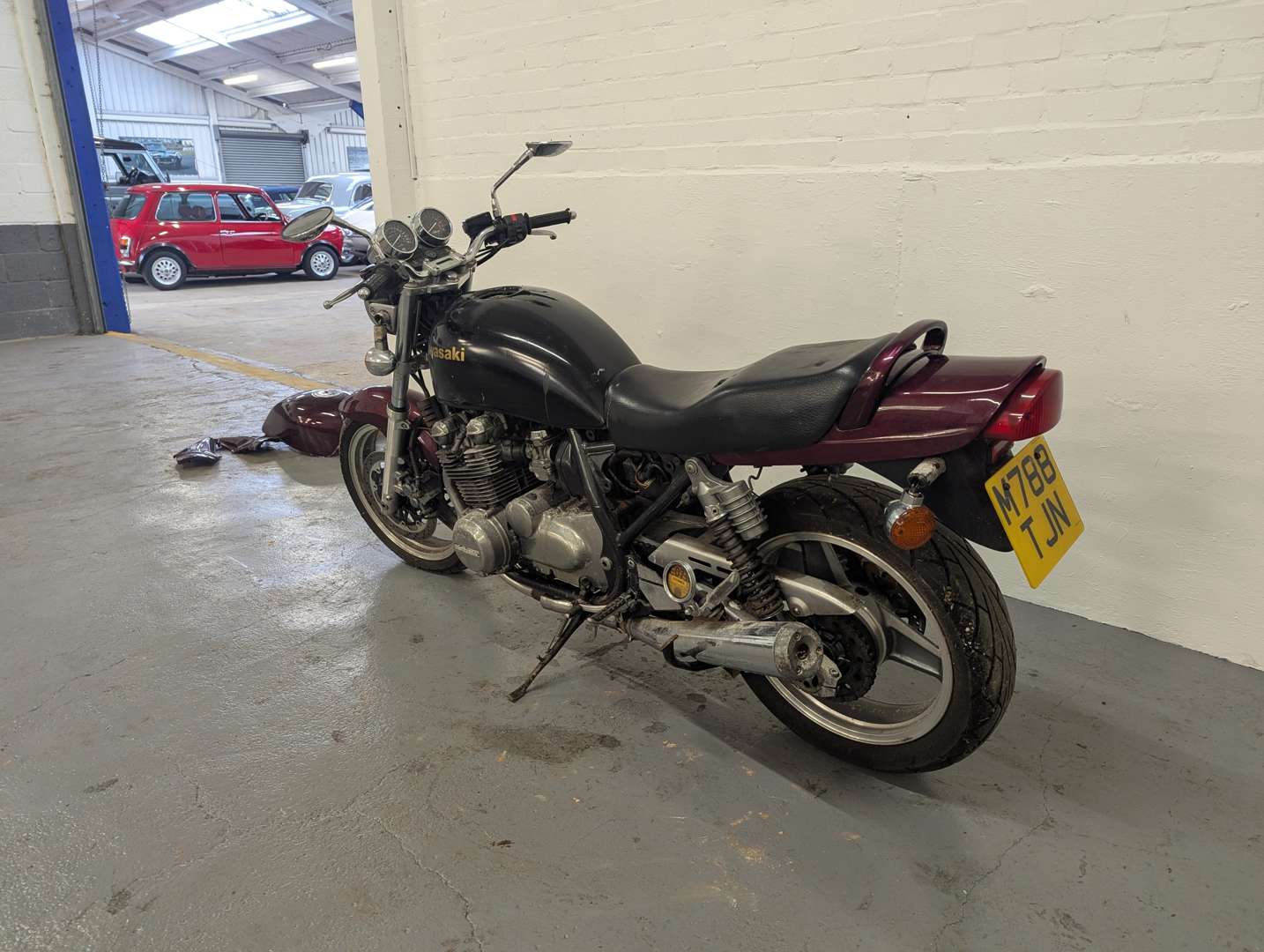 <p>1994 KAWASAKI ZEPHYR 750</p>