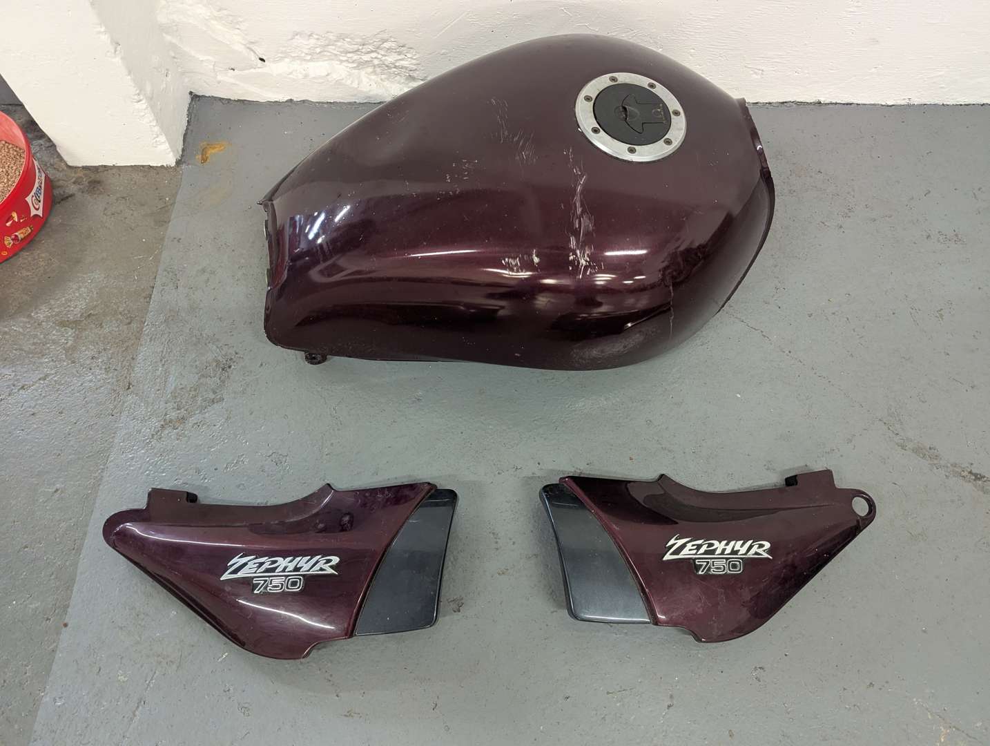 <p>1994 KAWASAKI ZEPHYR 750</p>