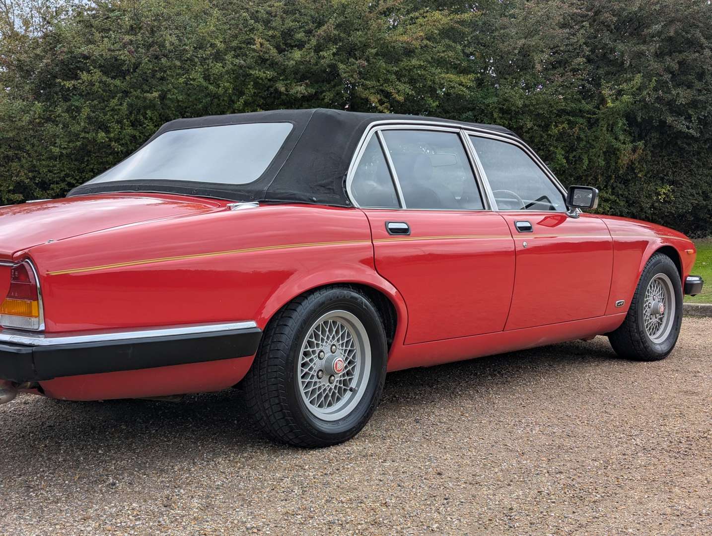 <p>1982 JAGUAR XJ6 3.4 AUTO CONVERTIBLE</p>