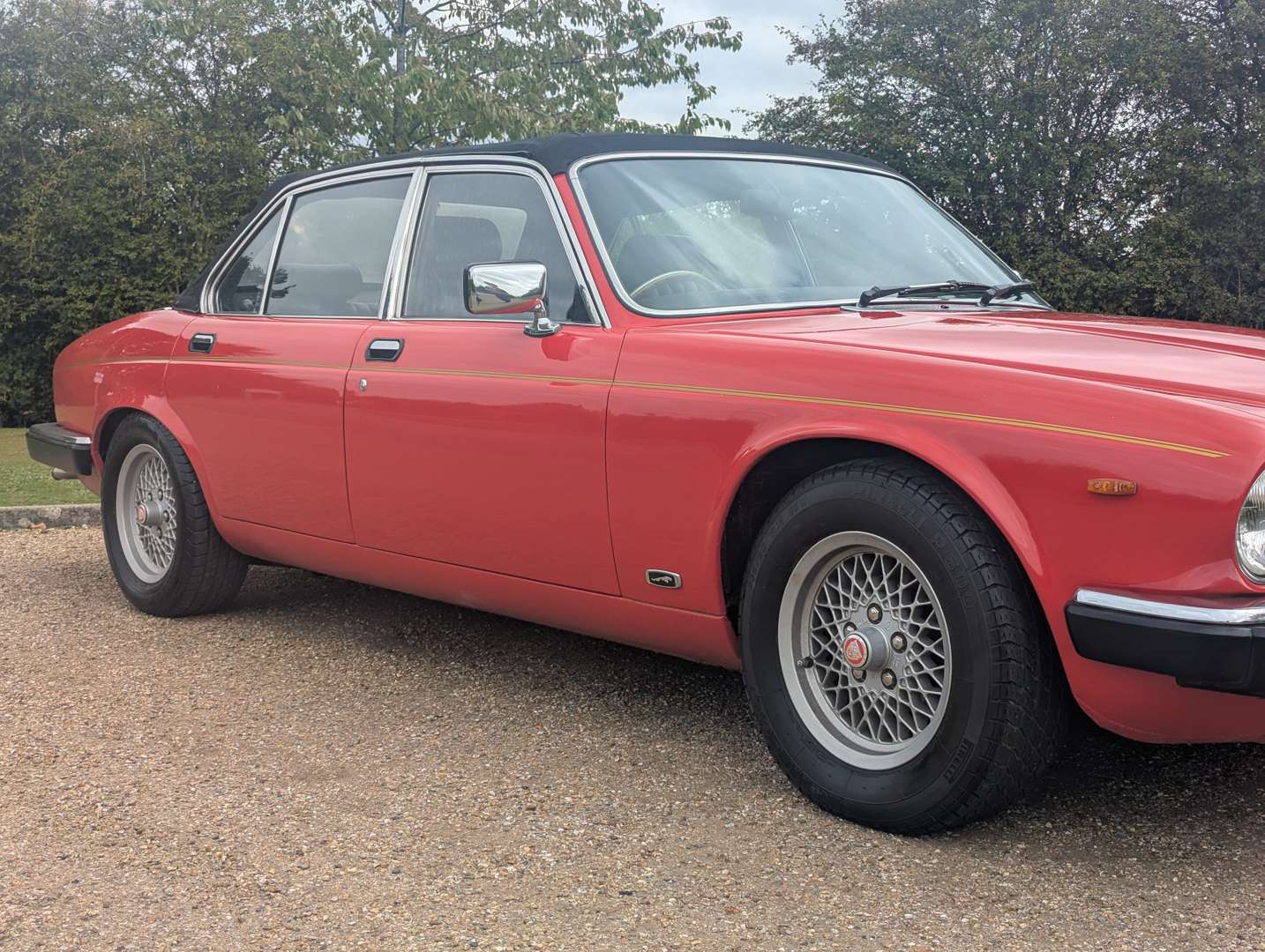 <p>1982 JAGUAR XJ6 3.4 AUTO CONVERTIBLE</p>