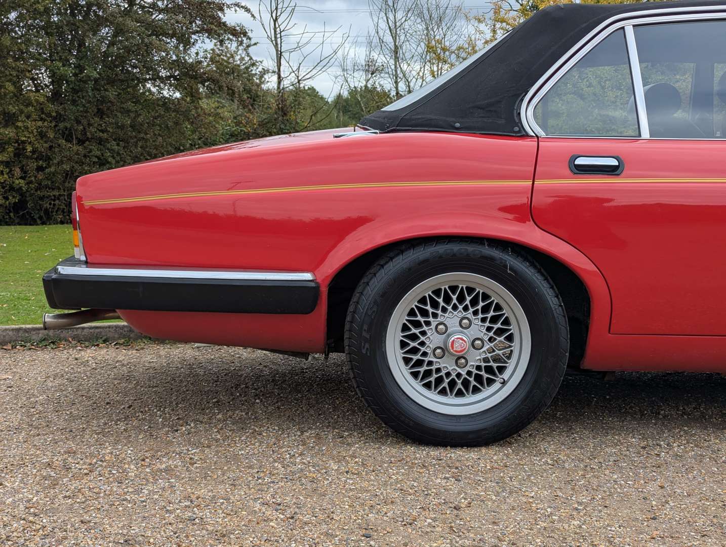 <p>1982 JAGUAR XJ6 3.4 AUTO CONVERTIBLE</p>