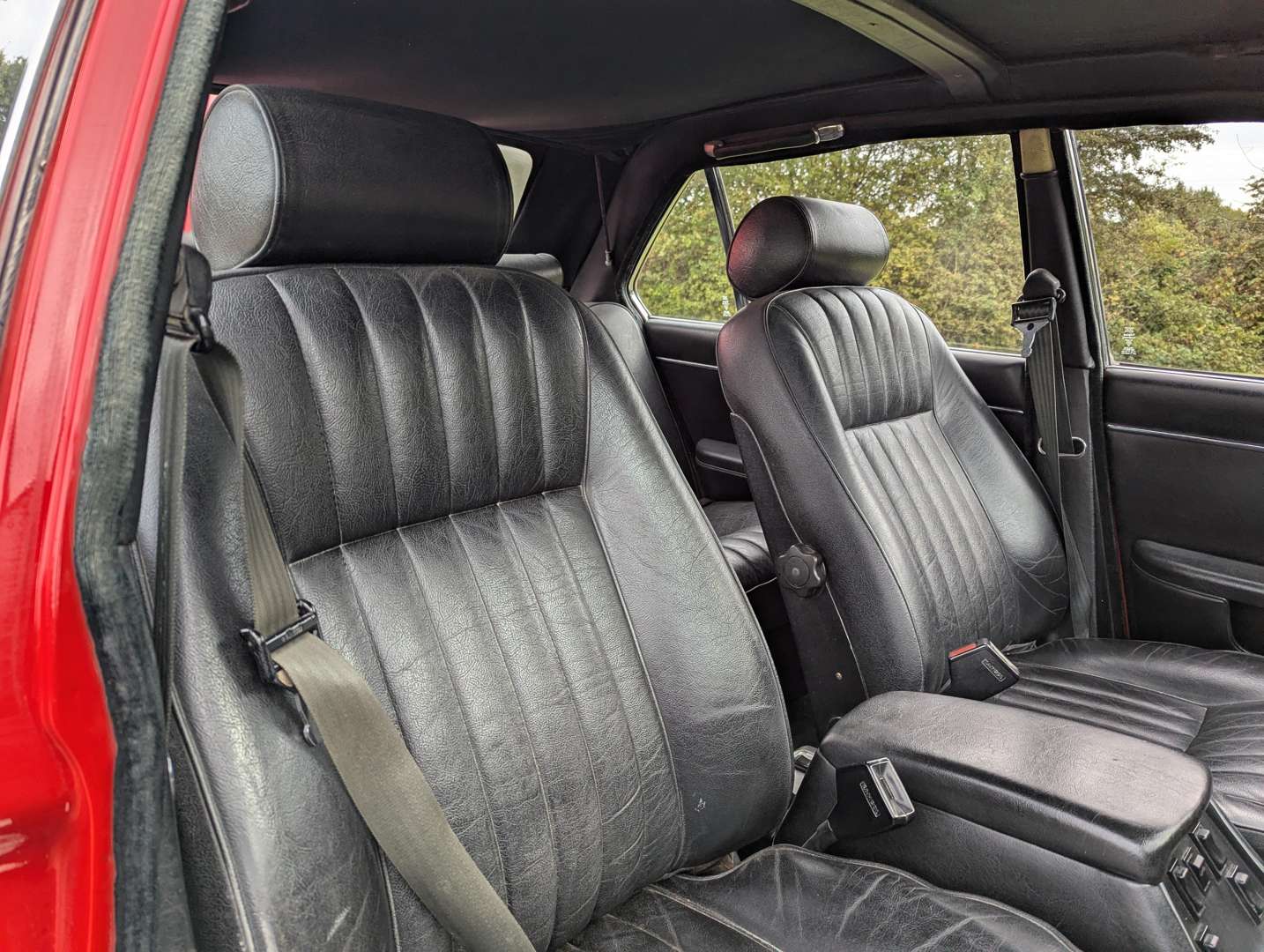 <p>1982 JAGUAR XJ6 3.4 AUTO CONVERTIBLE</p>