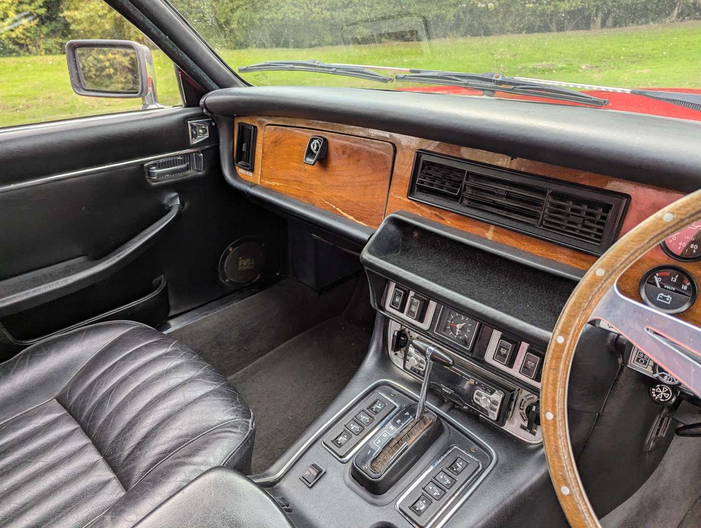 <p>1982 JAGUAR XJ6 3.4 AUTO CONVERTIBLE</p>