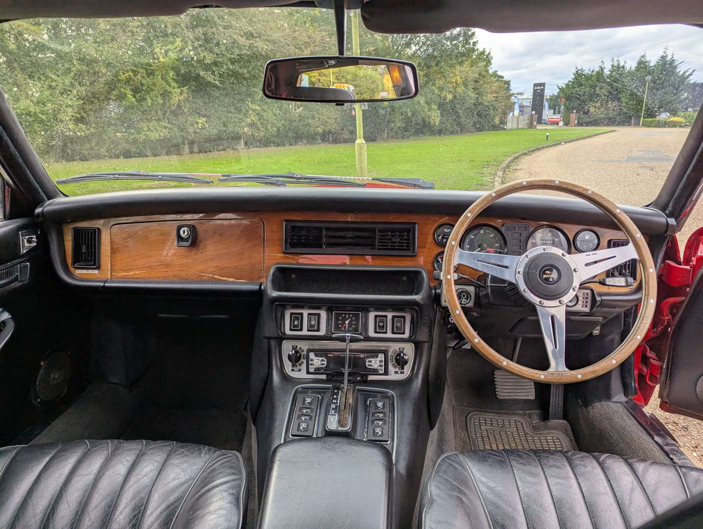 <p>1982 JAGUAR XJ6 3.4 AUTO CONVERTIBLE</p>