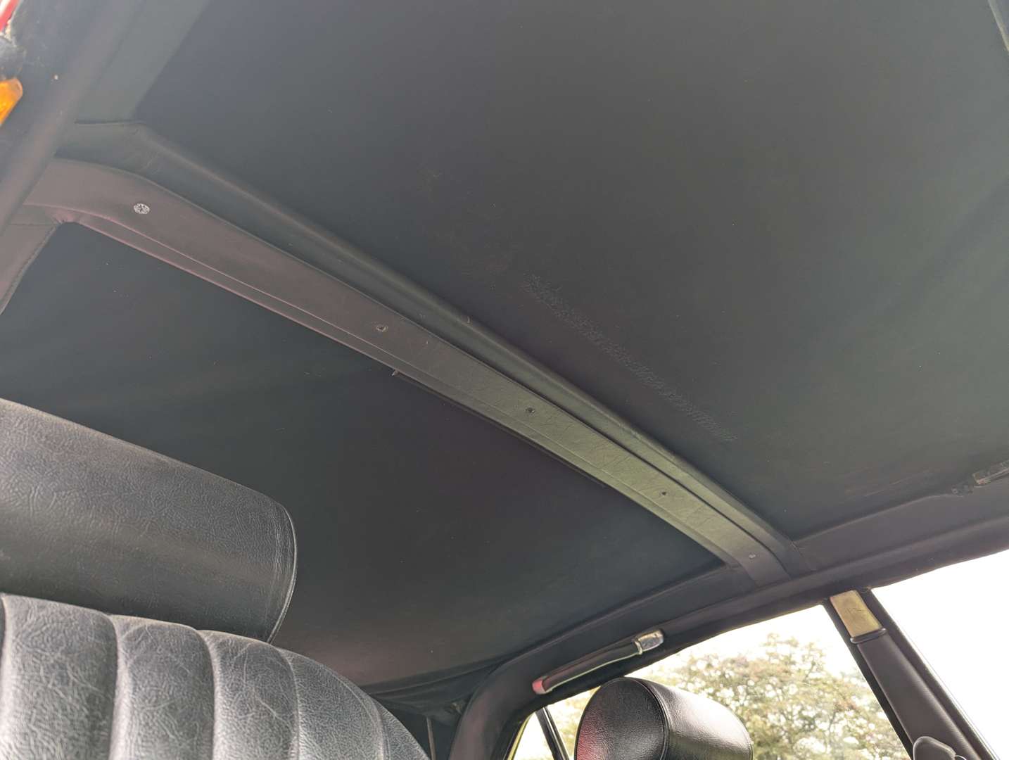 <p>1982 JAGUAR XJ6 3.4 AUTO CONVERTIBLE</p>