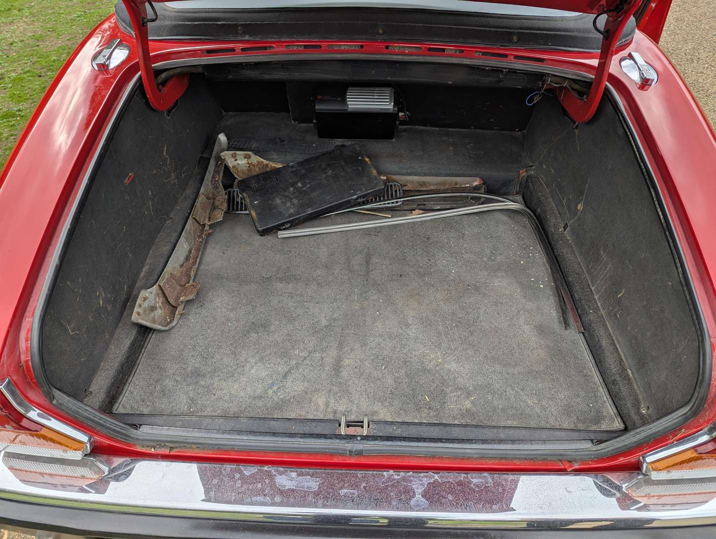 <p>1982 JAGUAR XJ6 3.4 AUTO CONVERTIBLE</p>