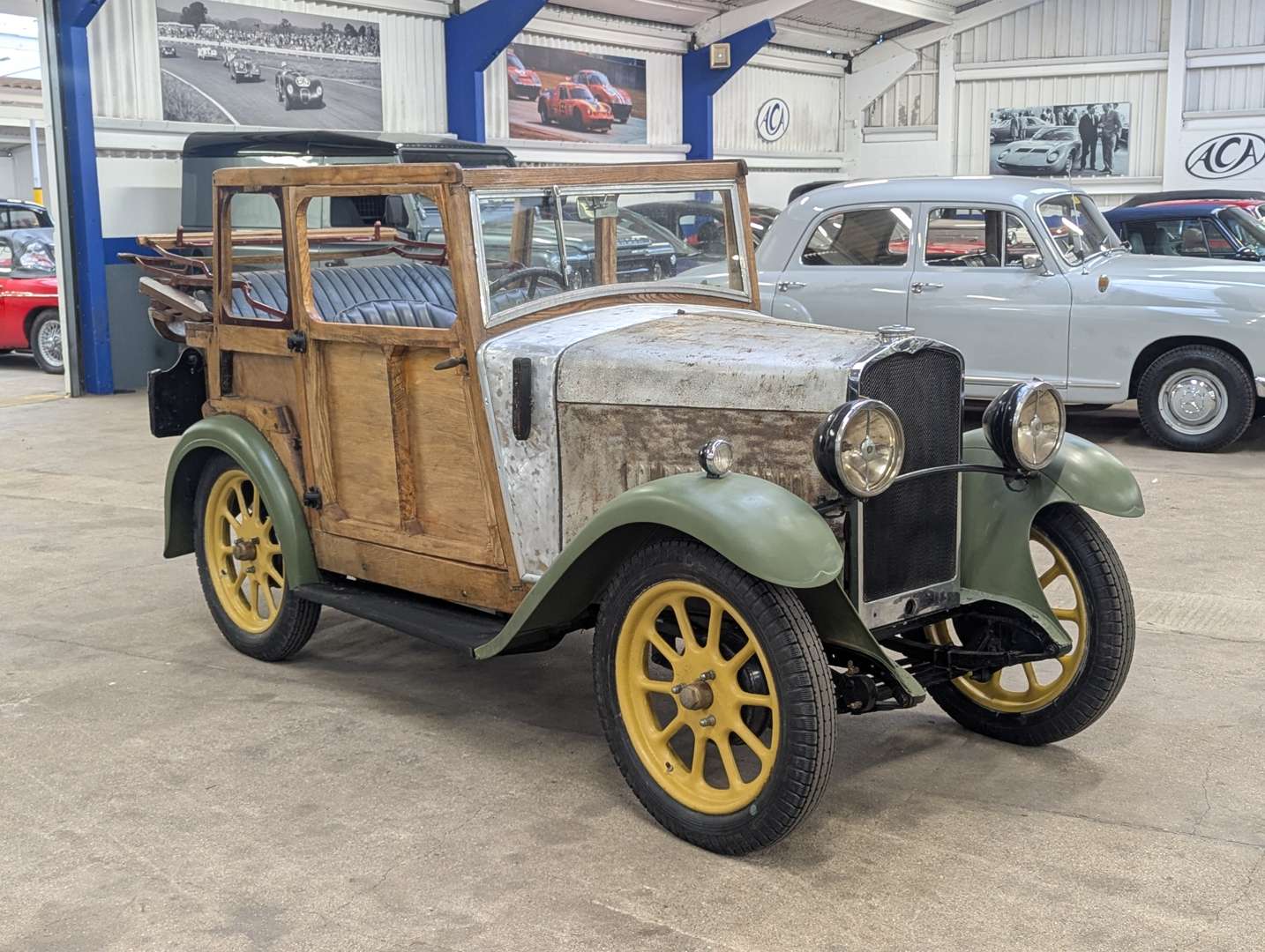 <p>1929 TRIUMPH SEVEN CONVERTIBLE</p>