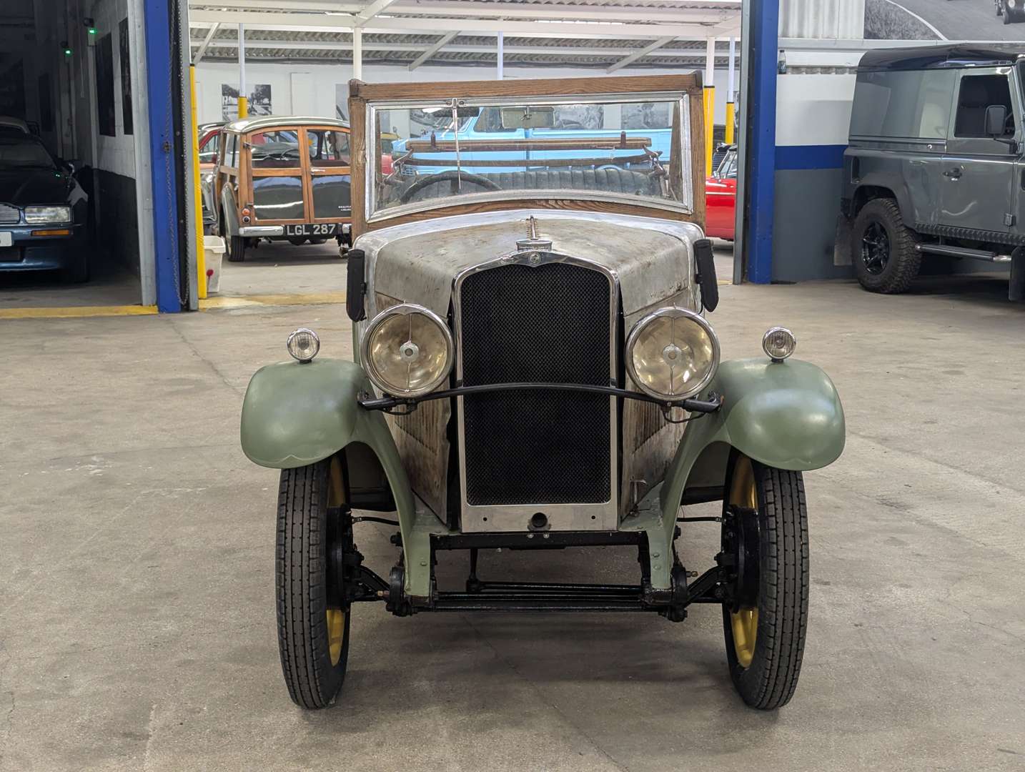 <p>1929 TRIUMPH SEVEN CONVERTIBLE</p>