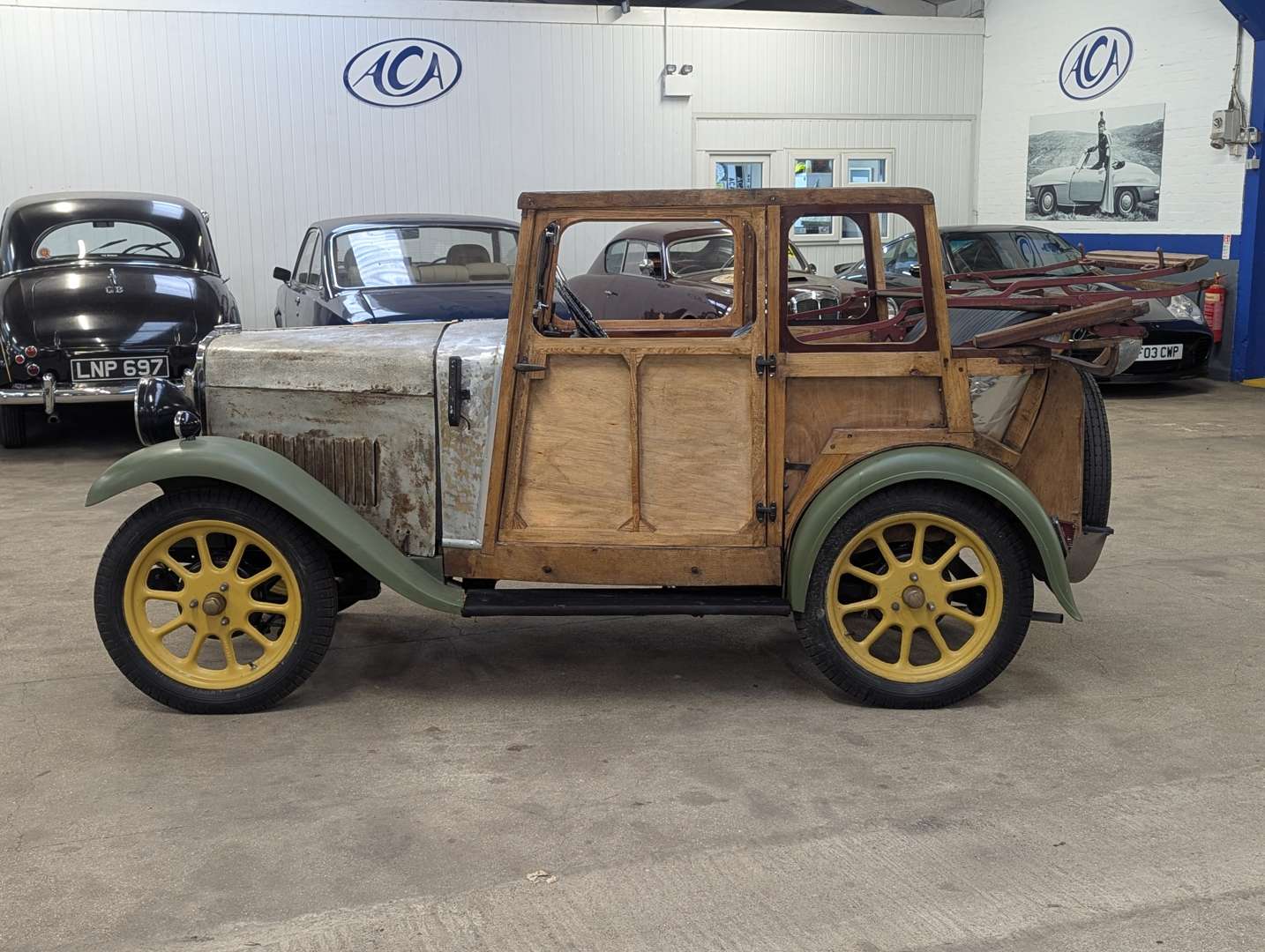 <p>1929 TRIUMPH SEVEN CONVERTIBLE</p>