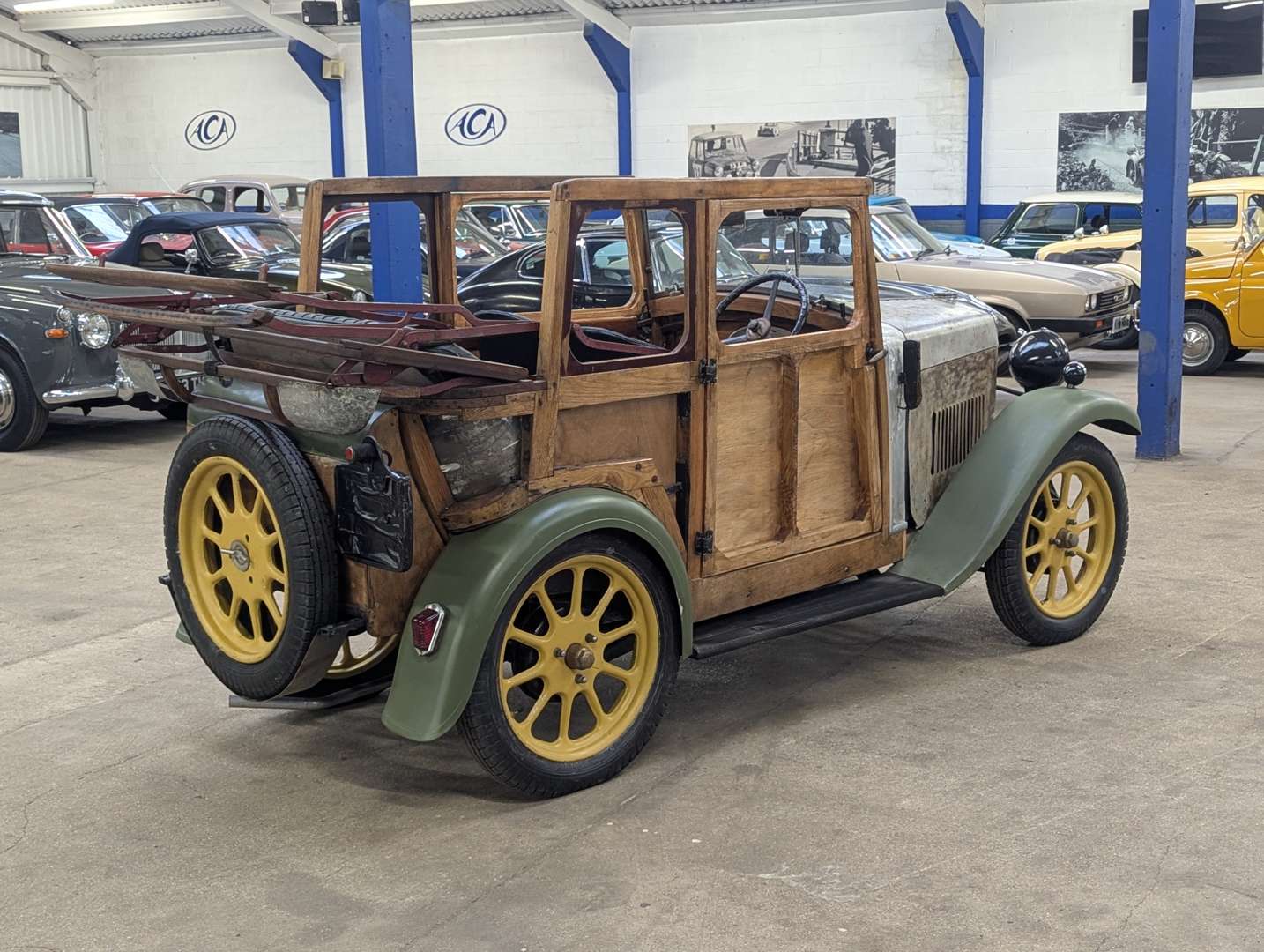 <p>1929 TRIUMPH SEVEN CONVERTIBLE</p>