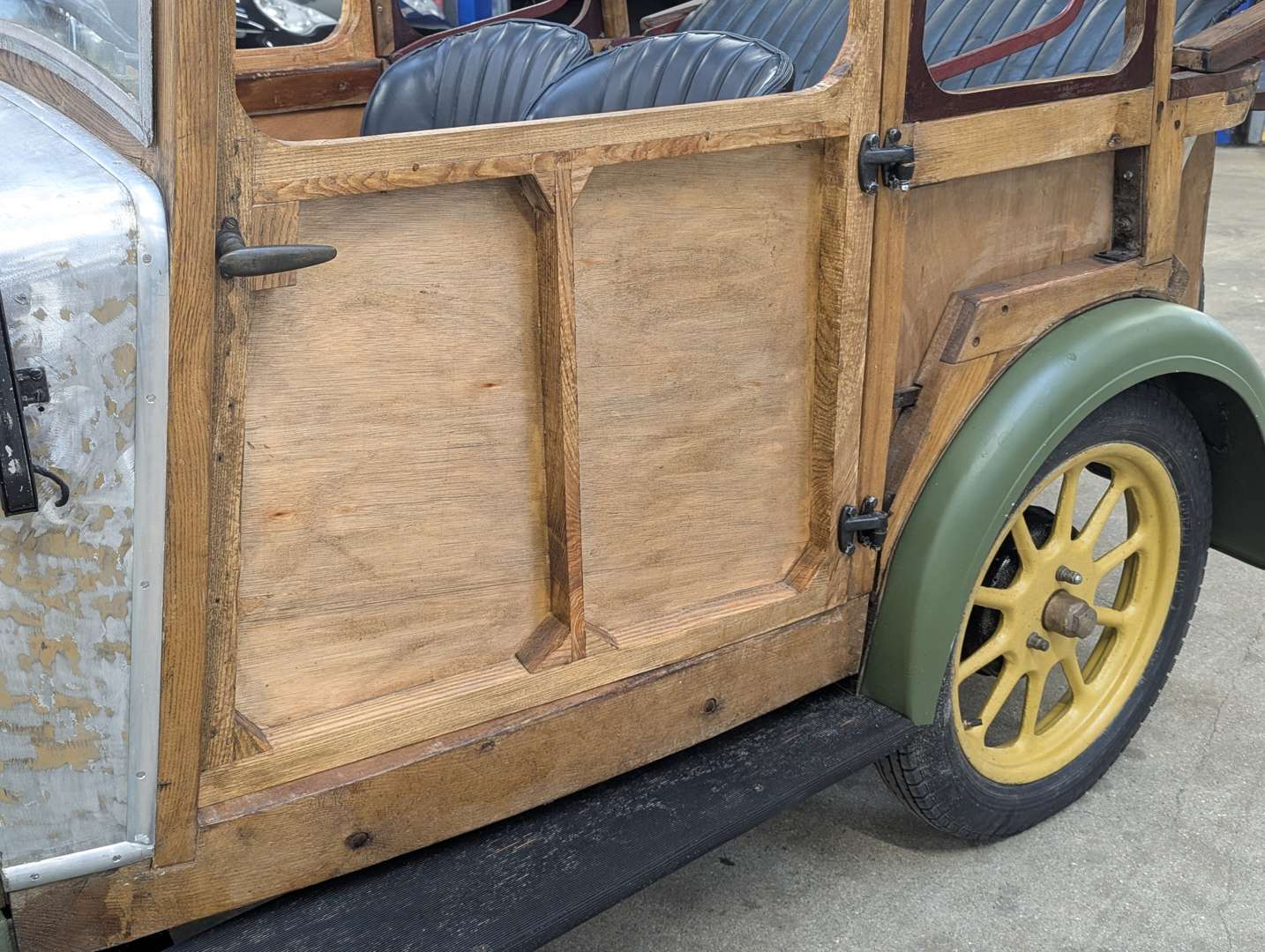 <p>1929 TRIUMPH SEVEN CONVERTIBLE</p>