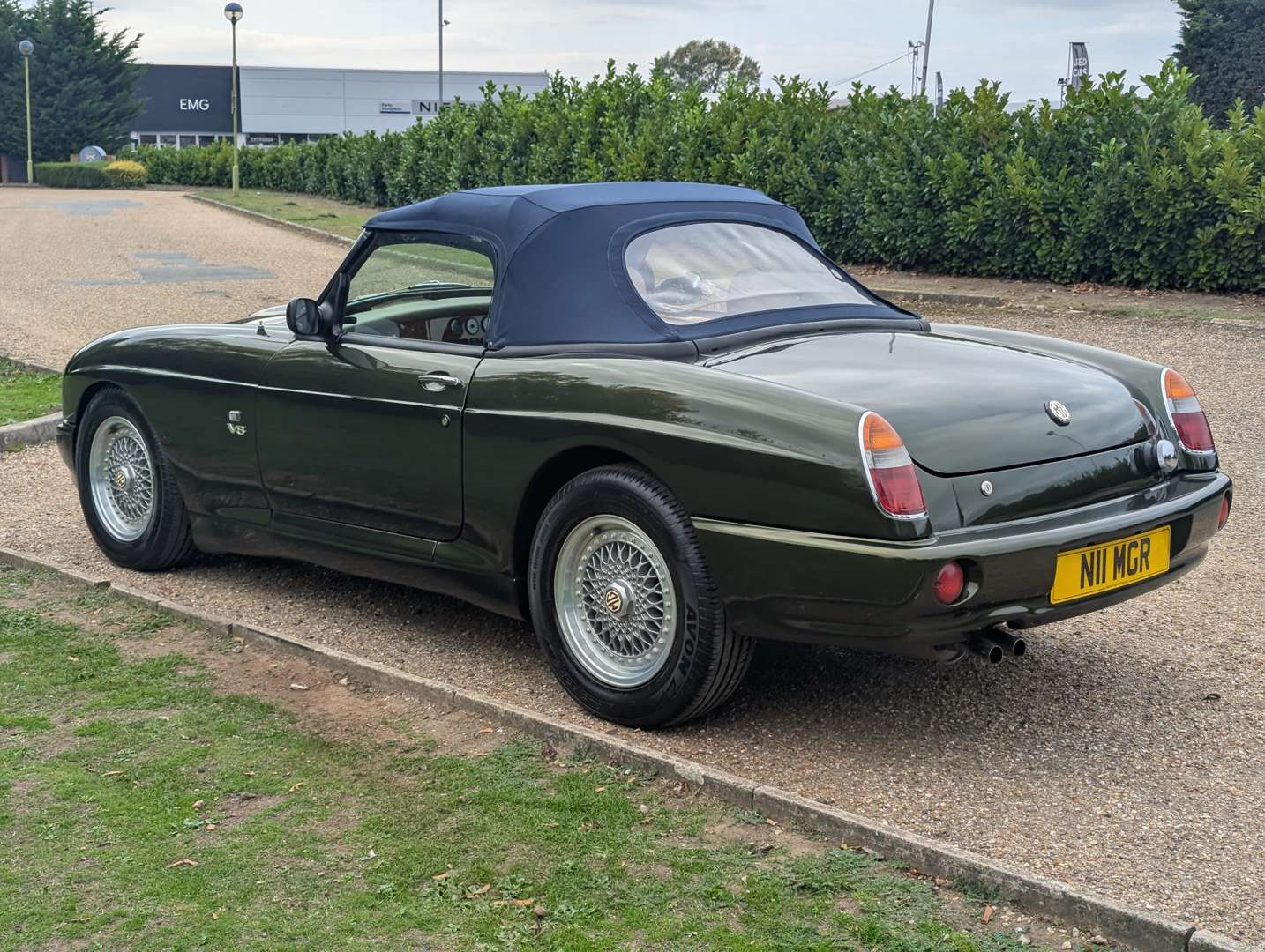 <p>1996 MG R V8 ROADSTER</p>