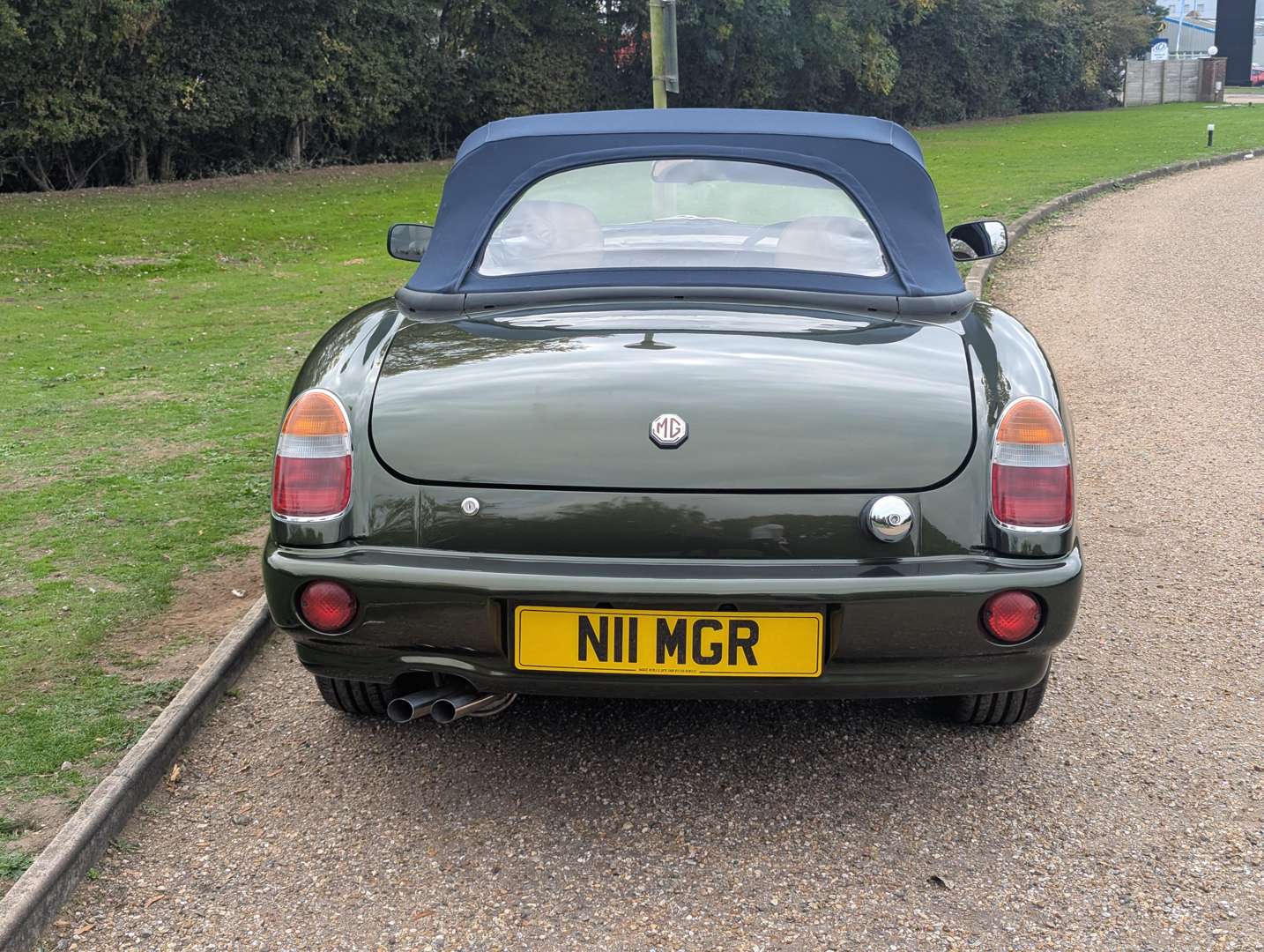 <p>1996 MG R V8 ROADSTER</p>